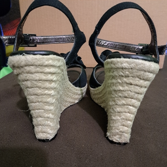 Women's Guess Wedge Sandals - Picture 6 of 13
